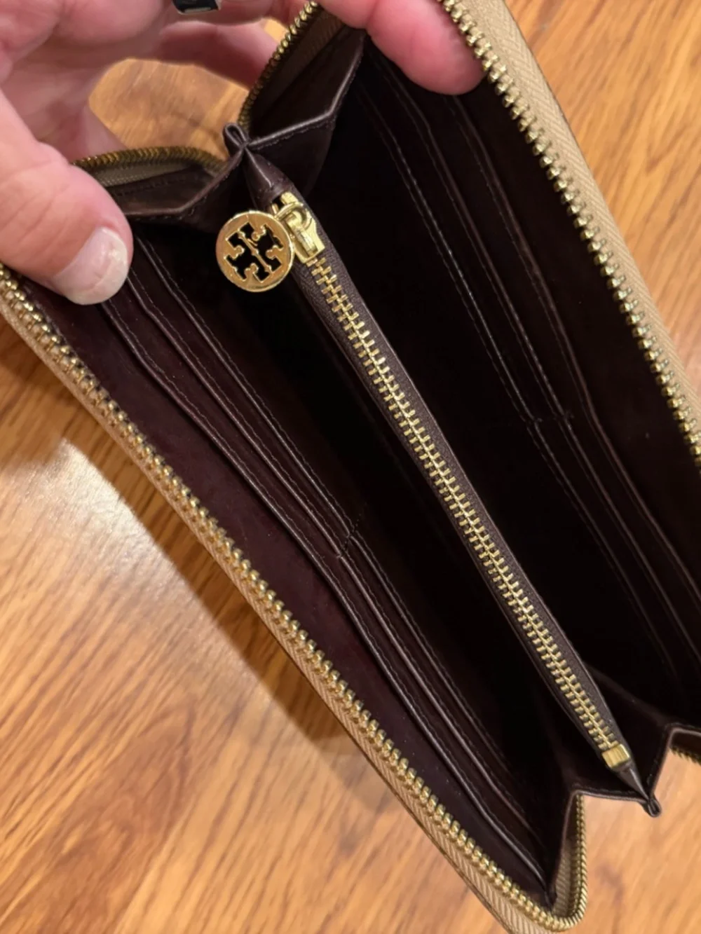 Tory Burch zip around wallet - champagne alligator print